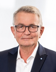 Bertram Brossardt (er/ihn)